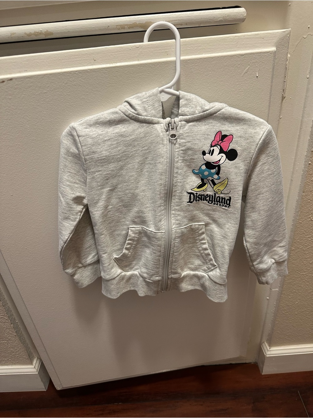 Official Disneyland Kids' Minnie Mouse Light Gray Zip-Up Hoodie - size 2t